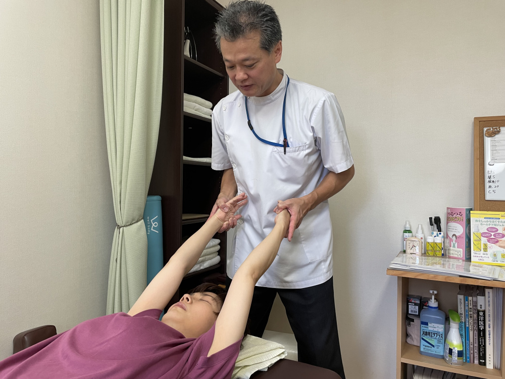 上肢の長さを検査